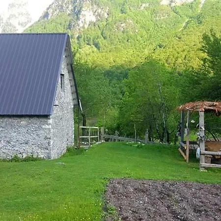 Emanueli Guest house Tropoje